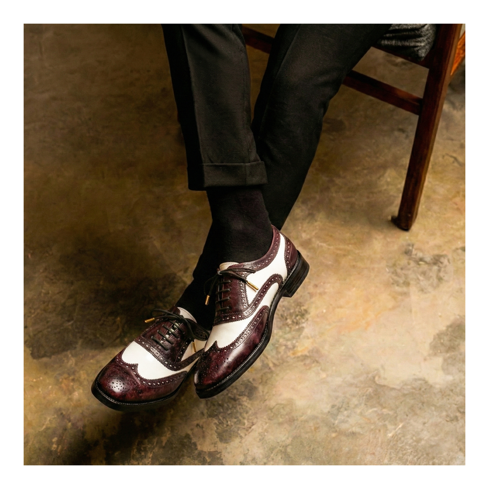 Spectator Wingtip Oxford - Purple & White