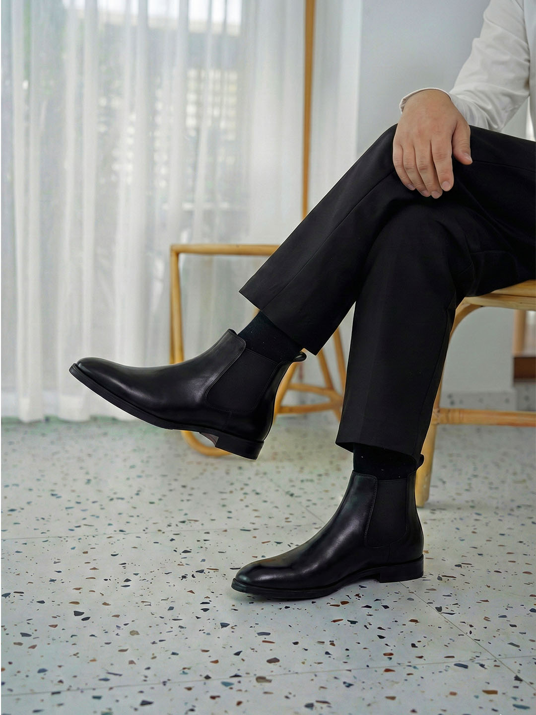 Classic Chelsea Boots- Black